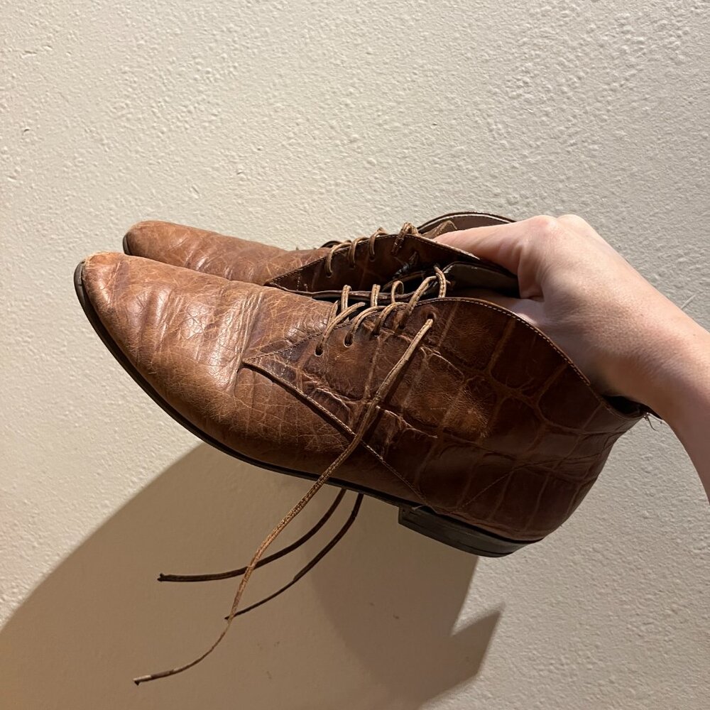 Vintage Brown Leather Lace-Up Boots - Size 9